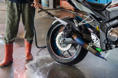 Vask, polering og voksbehandling af din motorcykel